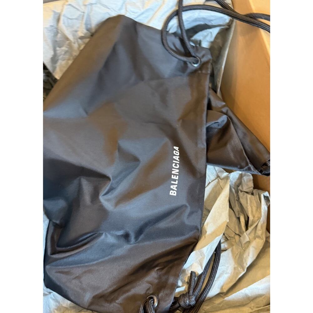Size 41EU/8US - Balenciaga Runner Grey Pink Blue NEW! - Picture 7 of 10